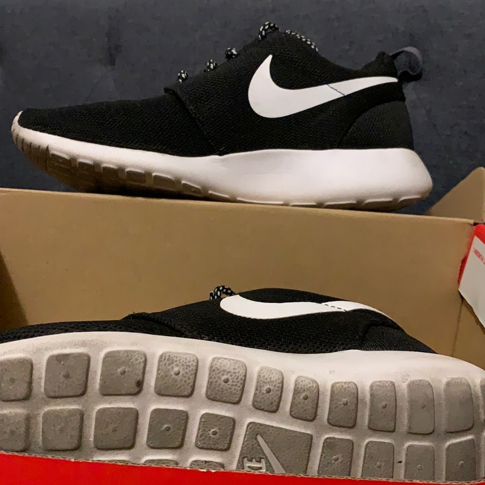 Black Nike Roshe one